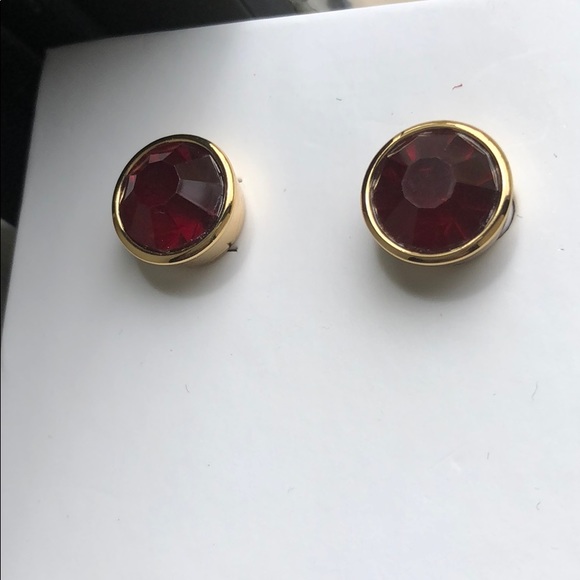 Kate Spade gumdrop bezel red studs Box & NEW - Picture 4 of 5